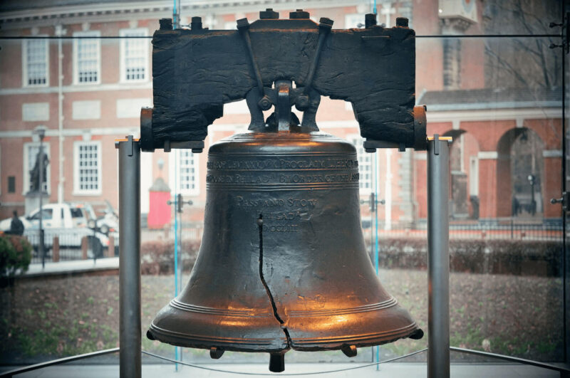 Pennsylvania-The-Liberty-Bell-H-800x531